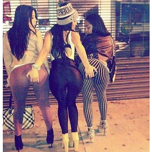 25P Booty girl 3