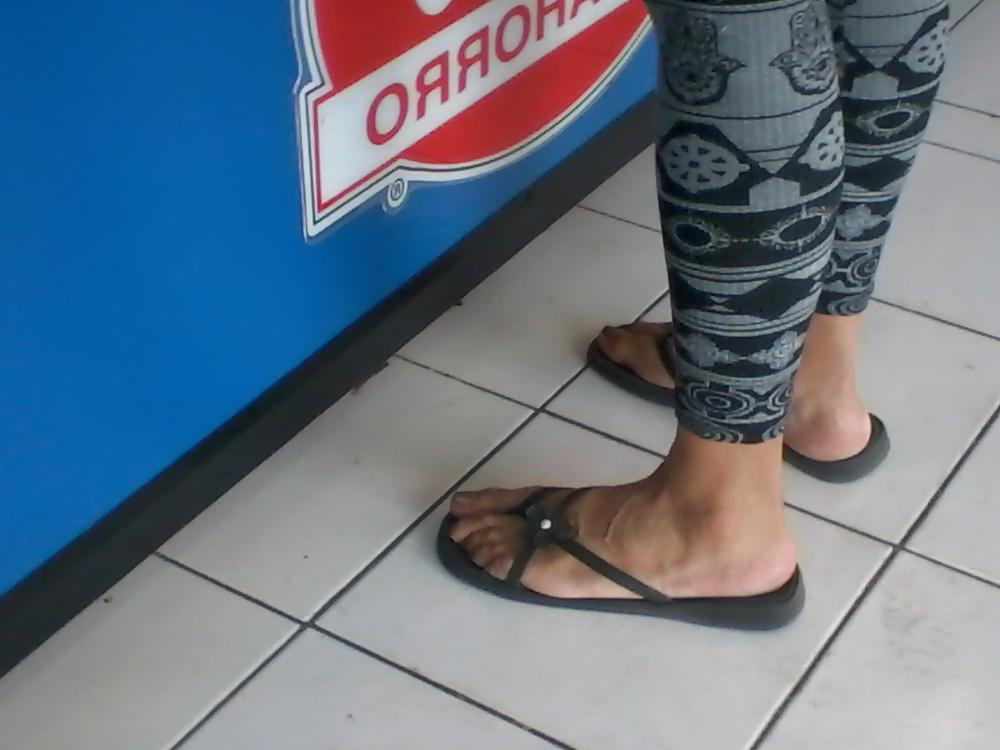 25P Feet on the street Vol. 2
