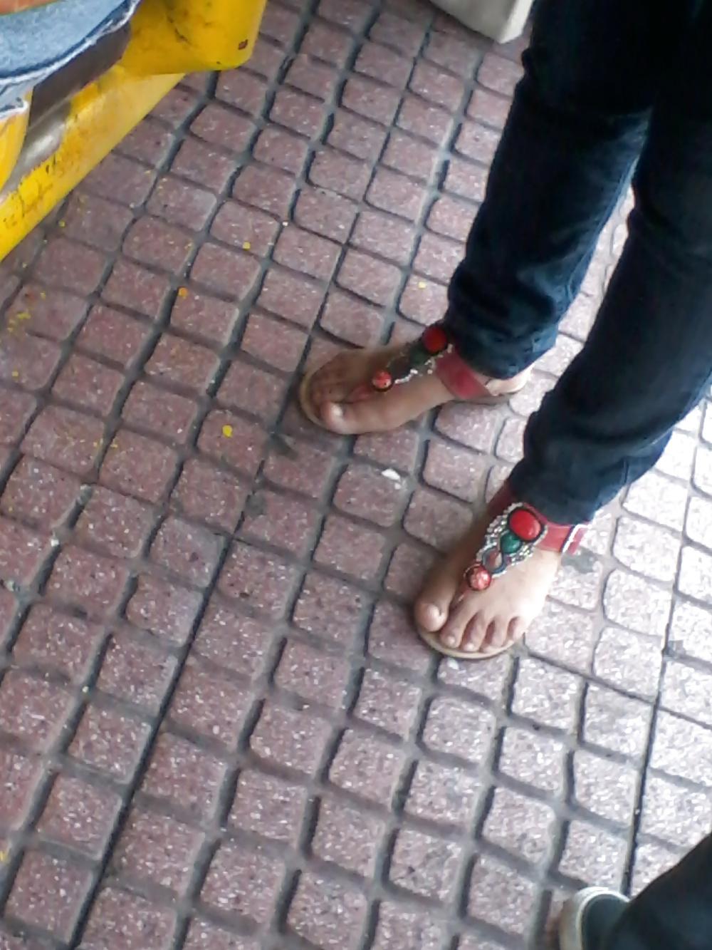 25P Feet on the street Vol. 2