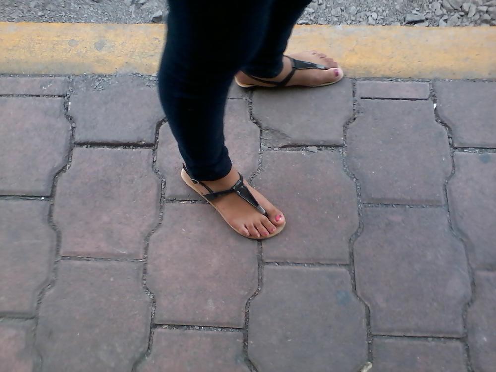 25P Feet on the street Vol. 2
