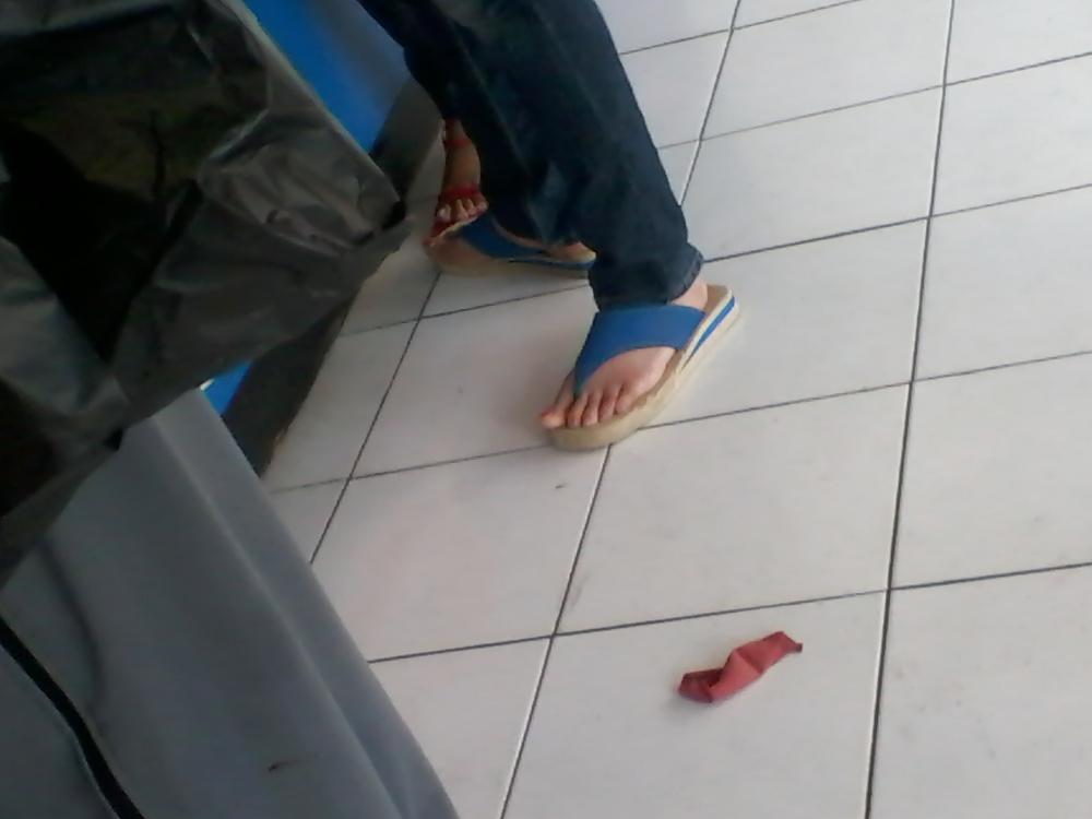 25P Feet on the street Vol. 2
