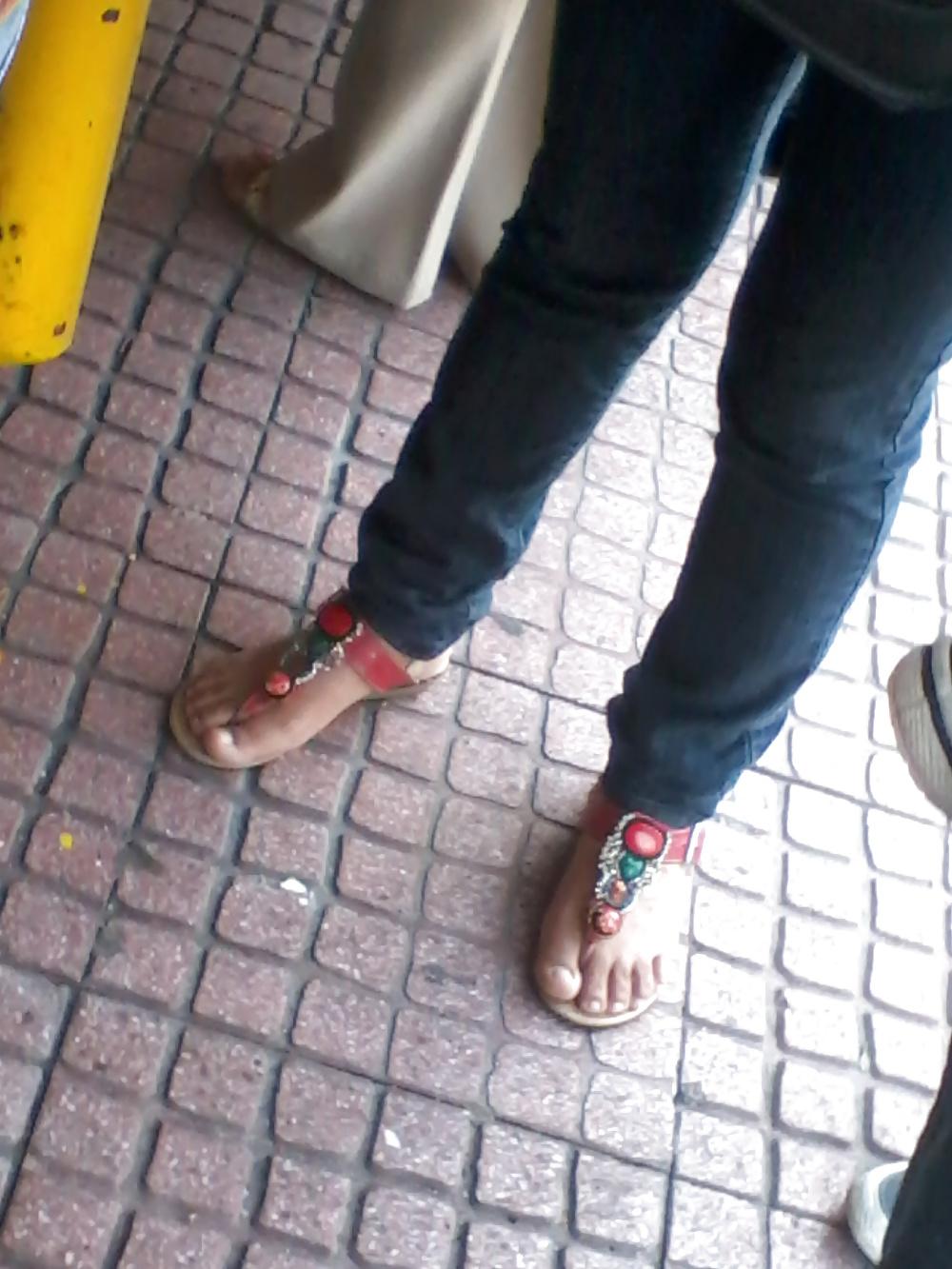 25P Feet on the street Vol. 2