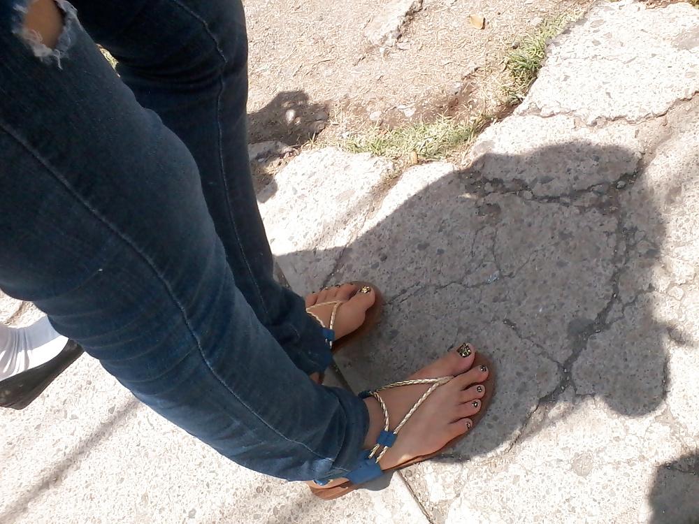 25P Feet on the street Vol. 2