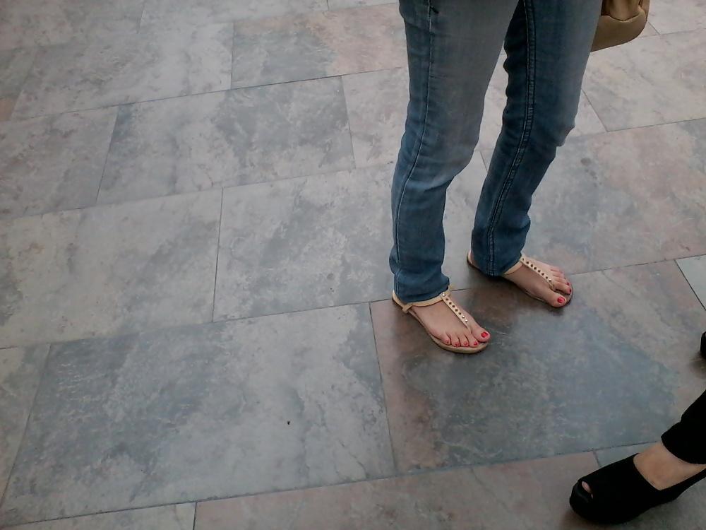 25P Feet on the street Vol. 2