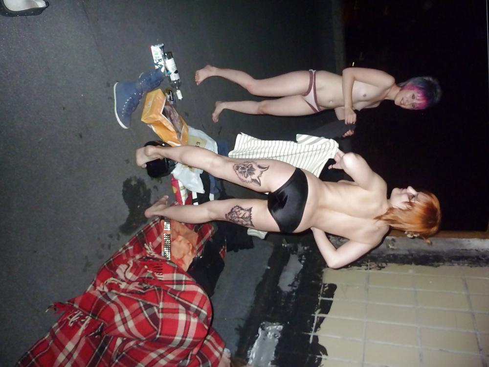 25P 2 Very hot Emo Girls