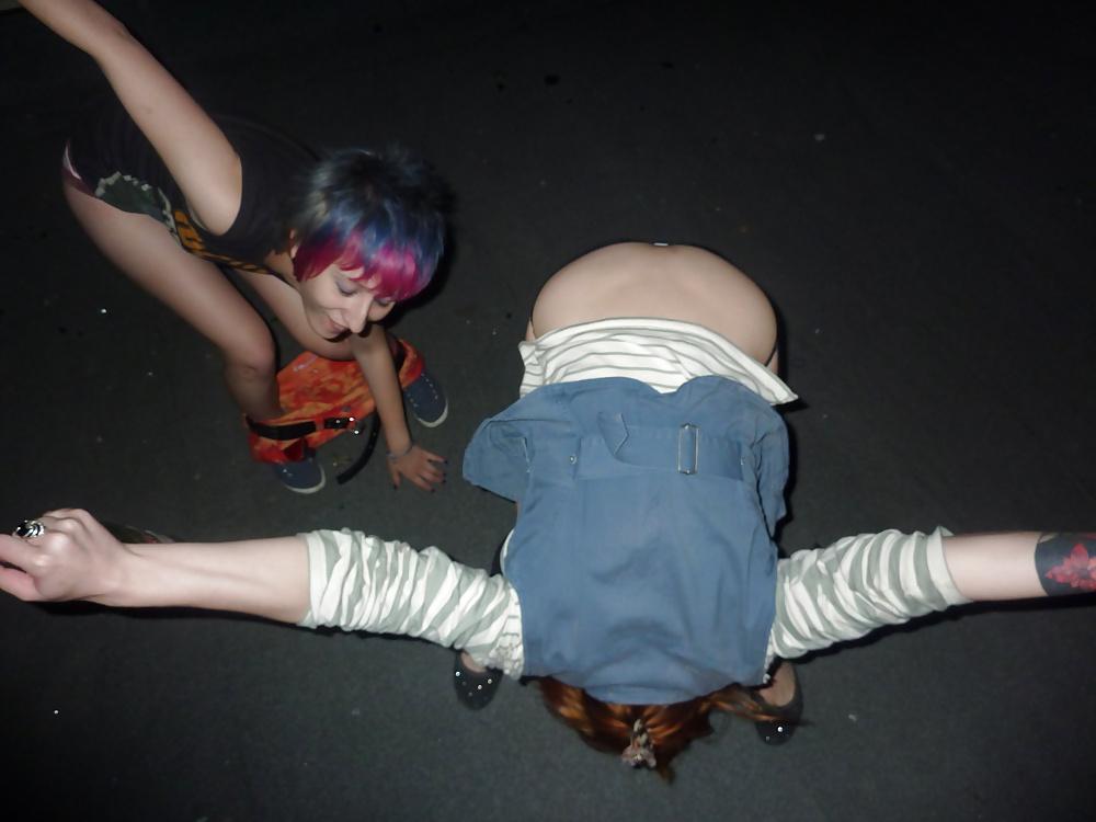 25P 2 Very hot Emo Girls