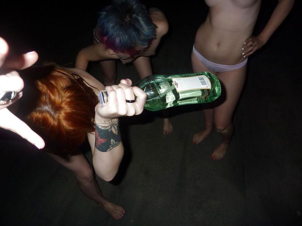 25P 3 emo slags party naked