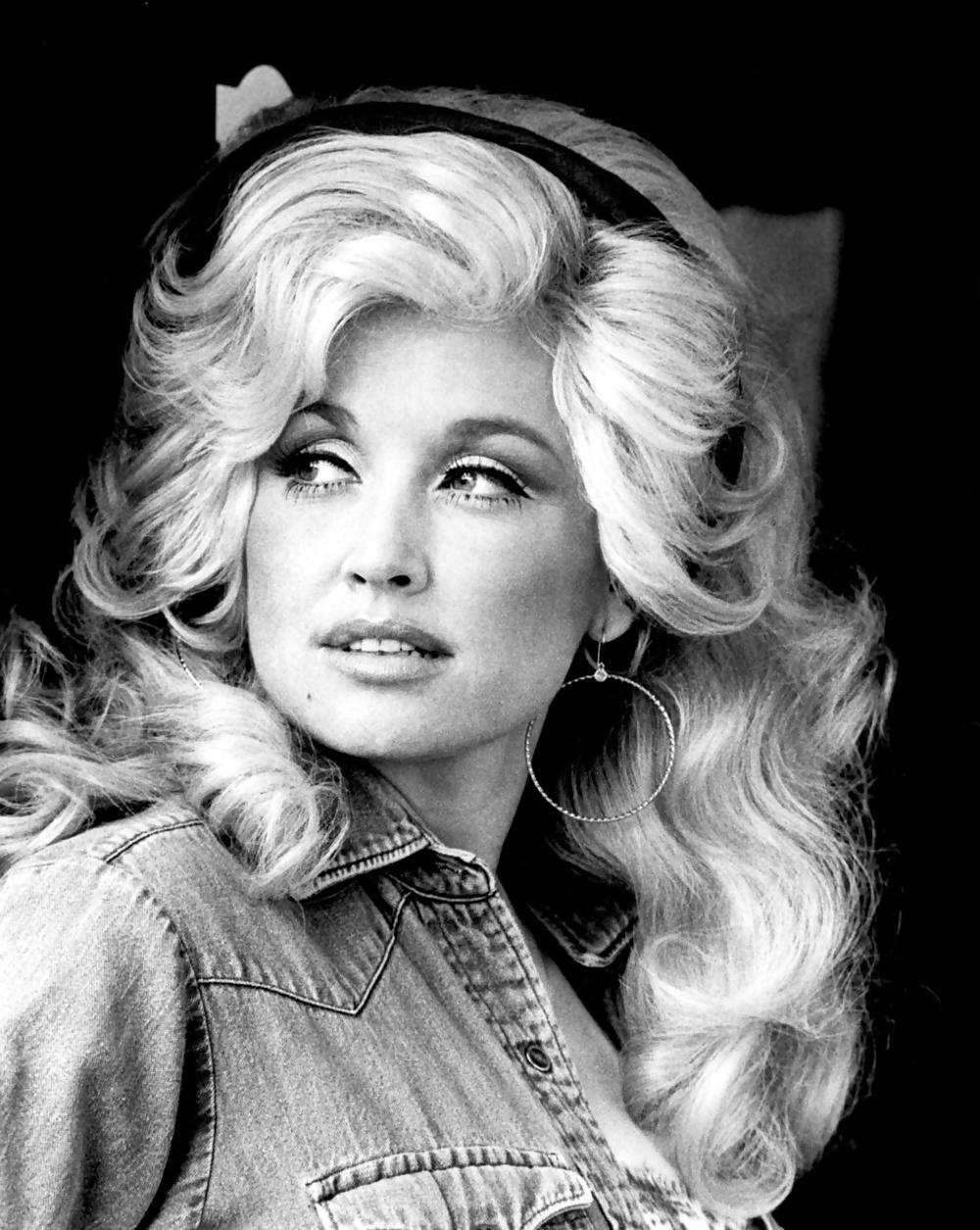 25P I Wish I Could Have Fucked Her Back Then  #1---Dolly Parton
