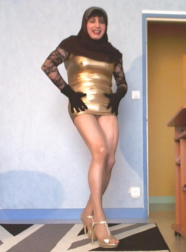 21P Erotic hijab