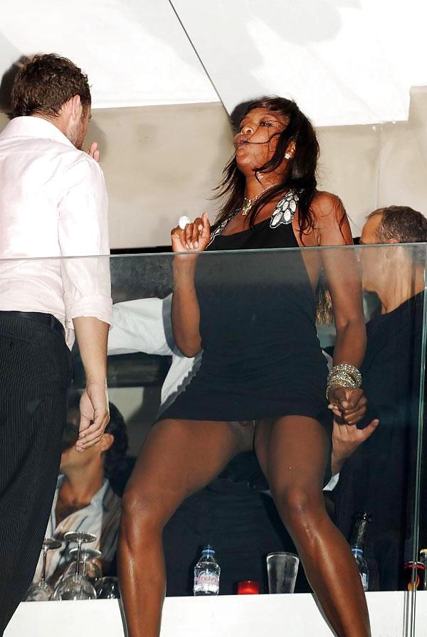 25P Celebrities upskirt5