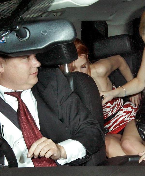 25P Celebrities upskirt5