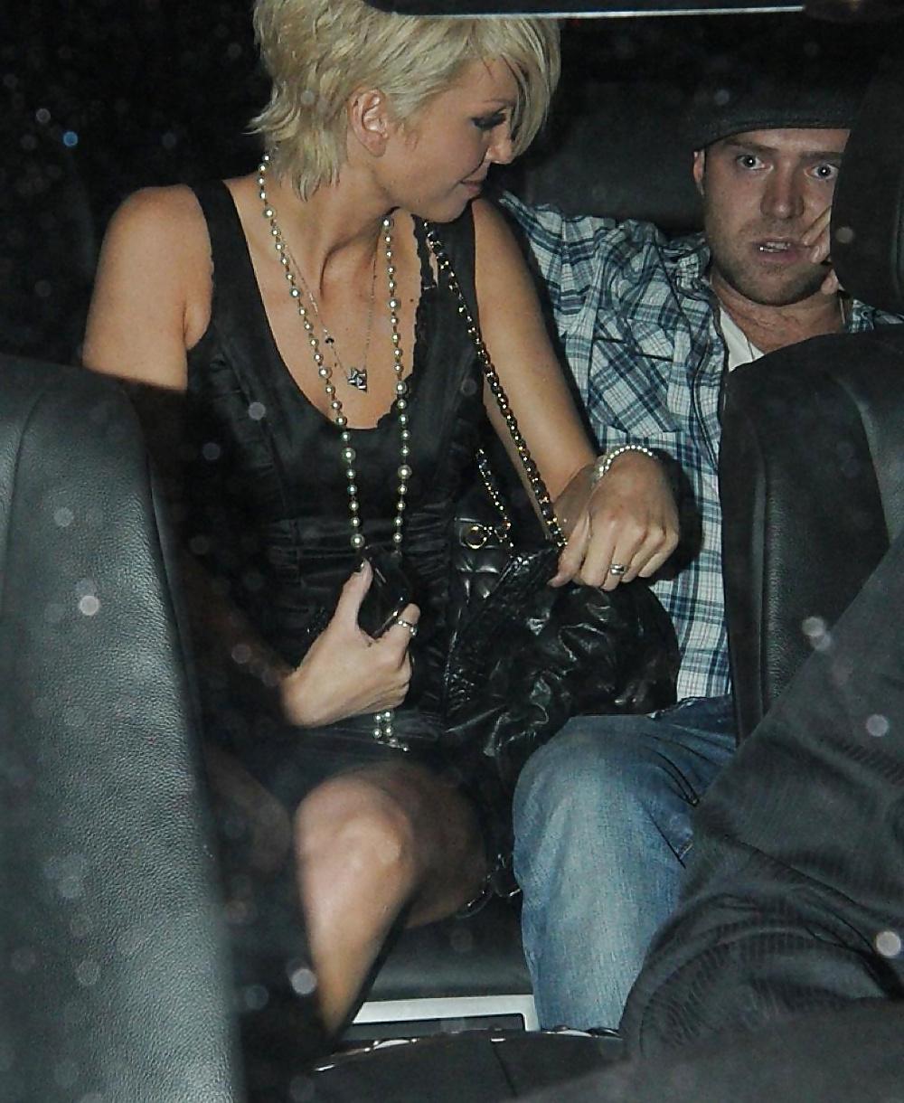 25P Celebrities upskirt5