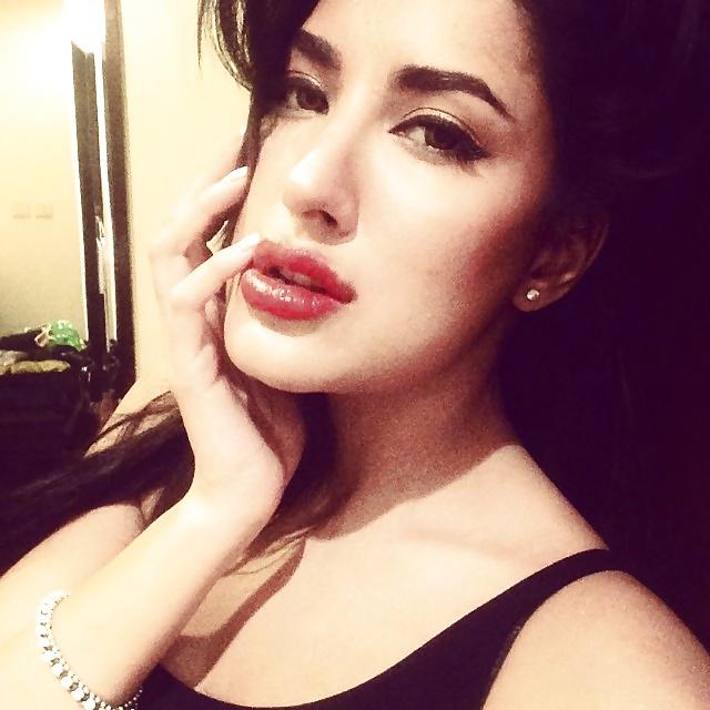 17P Mehwish Hayat Fucked From Power Khan