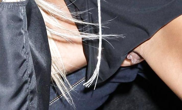 25P Celebrities upskirt7