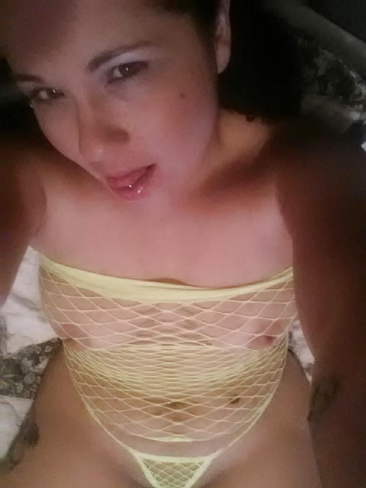 20P Slut Wife looking for bull