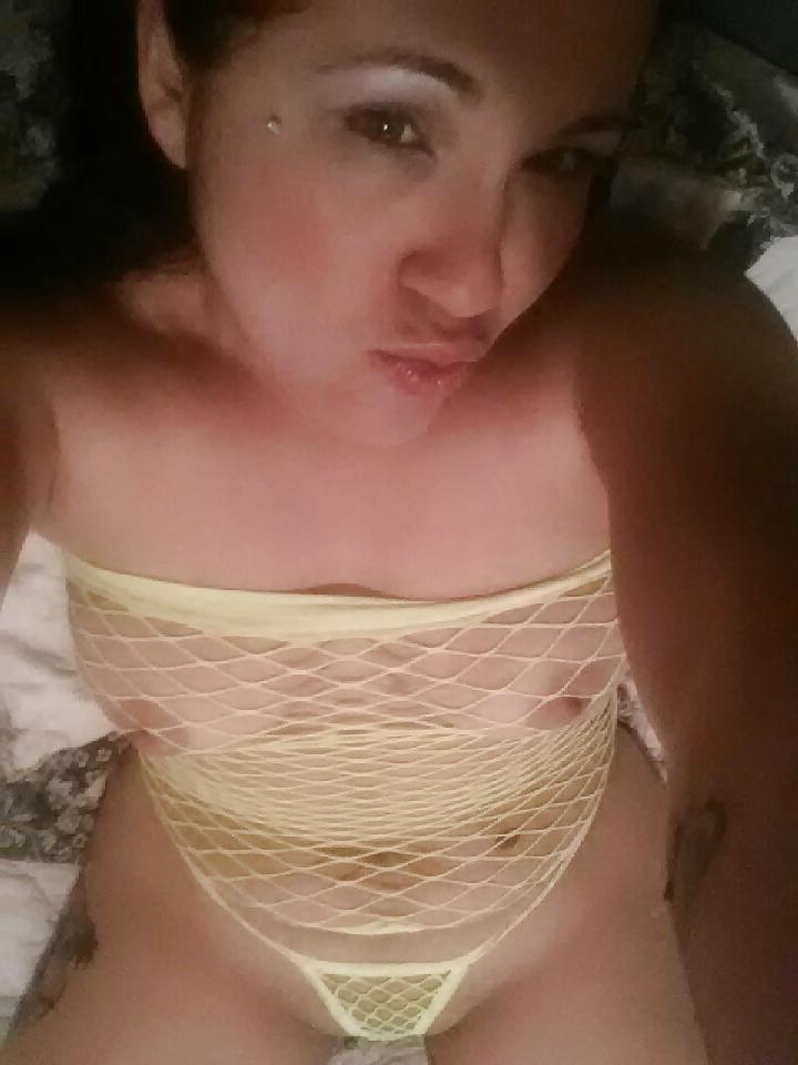 20P Slut Wife looking for bull