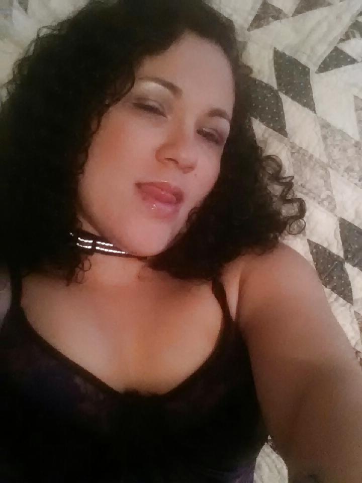20P Slut Wife looking for bull