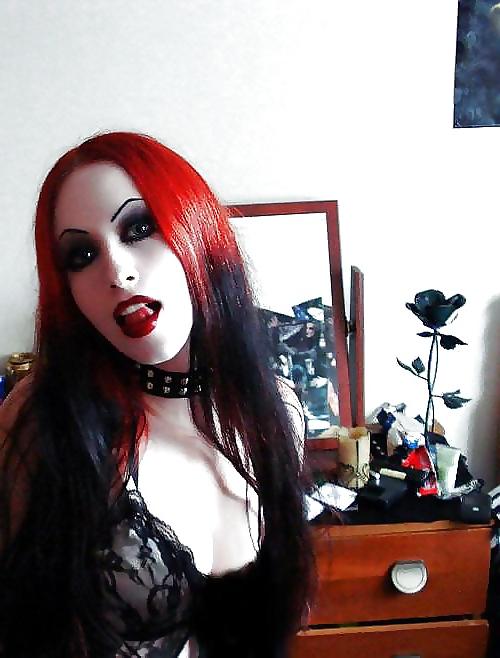 25P Hot Goth and Emo girls (6)