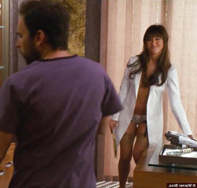 22P Mature celebrity Jennifer Aniston-movie Horrible Bosses.