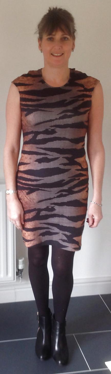 16P Prude English Wife.