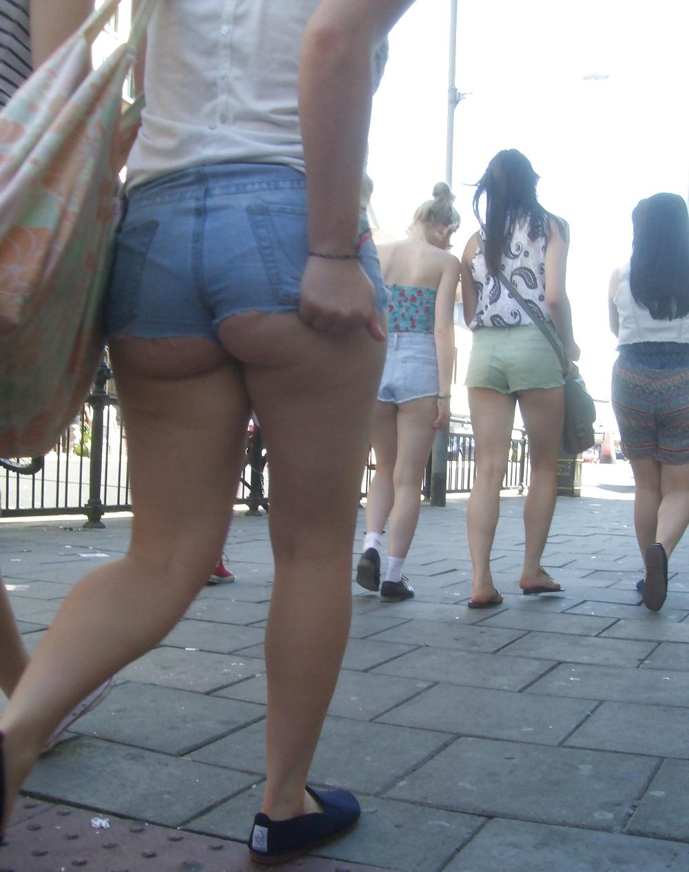19P Street Candid 