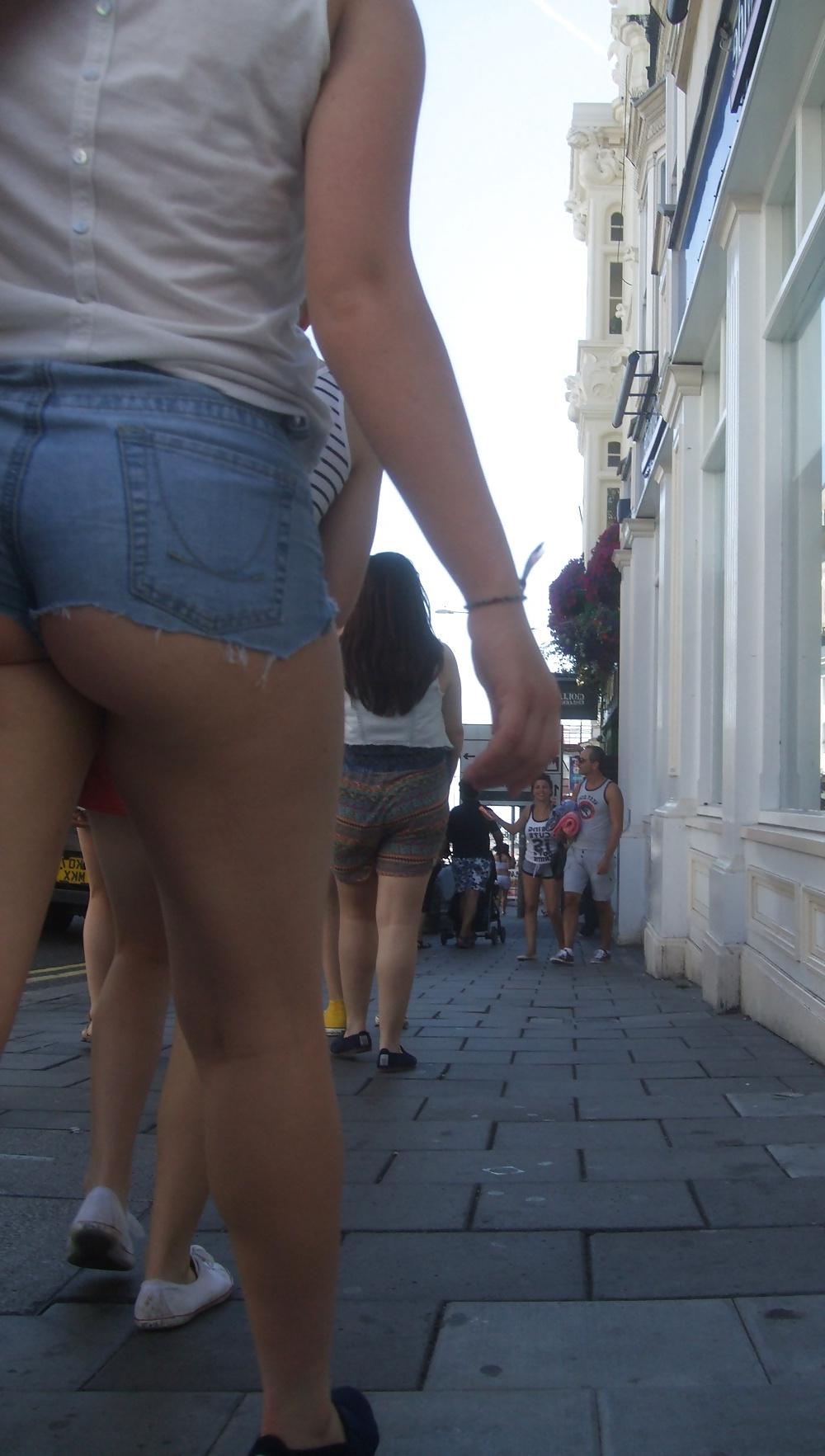 19P Street Candid 