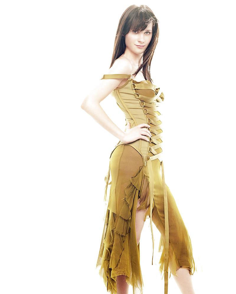 25P Zooey Deschanel  vs. Katy Perry