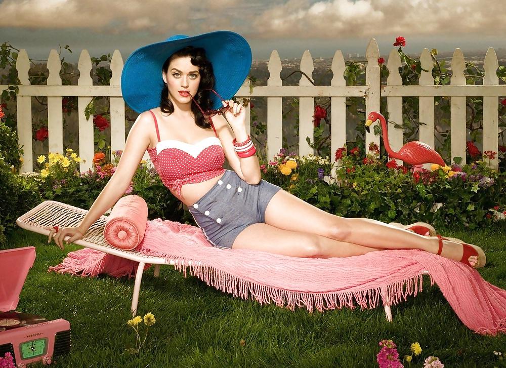 25P Zooey Deschanel  vs. Katy Perry
