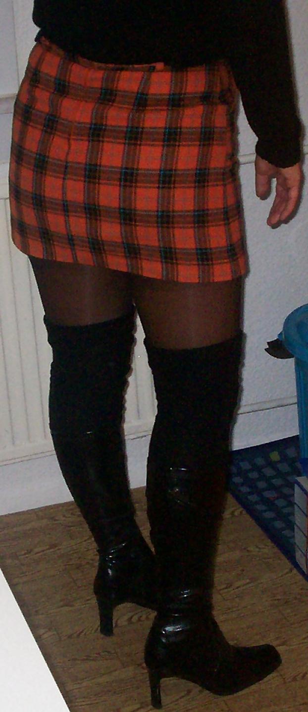 5P Short Skirt, Boots and Overkneesocks