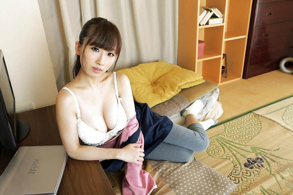 21P Japanese girl creampie fuck