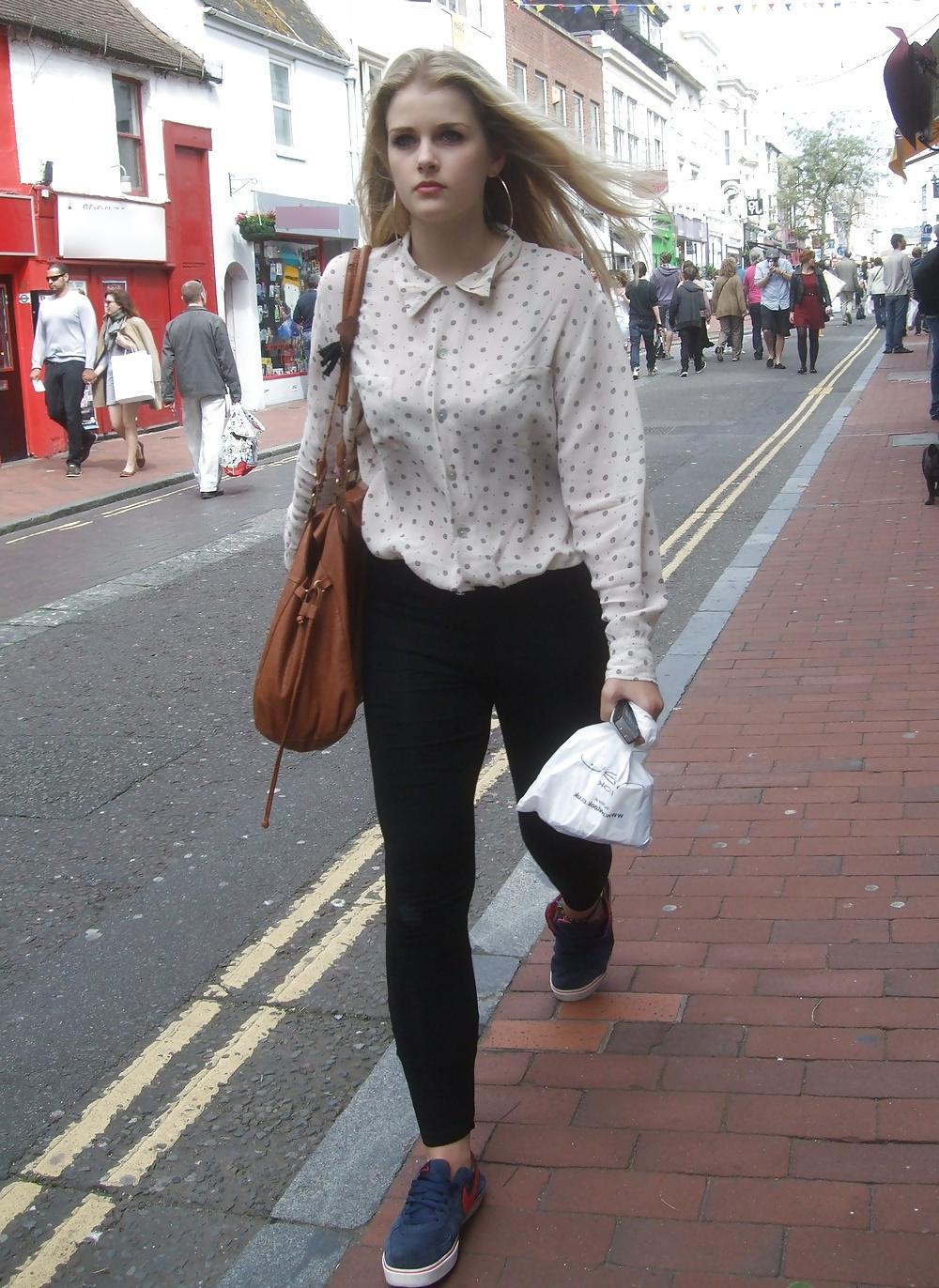 25P Voyeur candid upskirt leggy  street walkers
