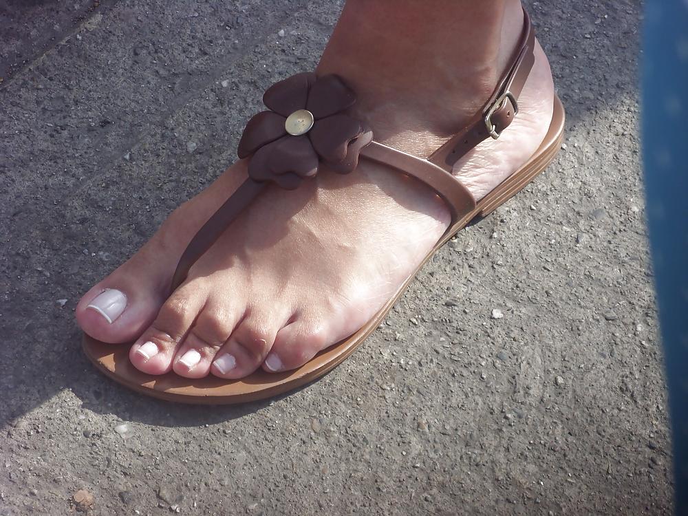 25P Street Feet 6