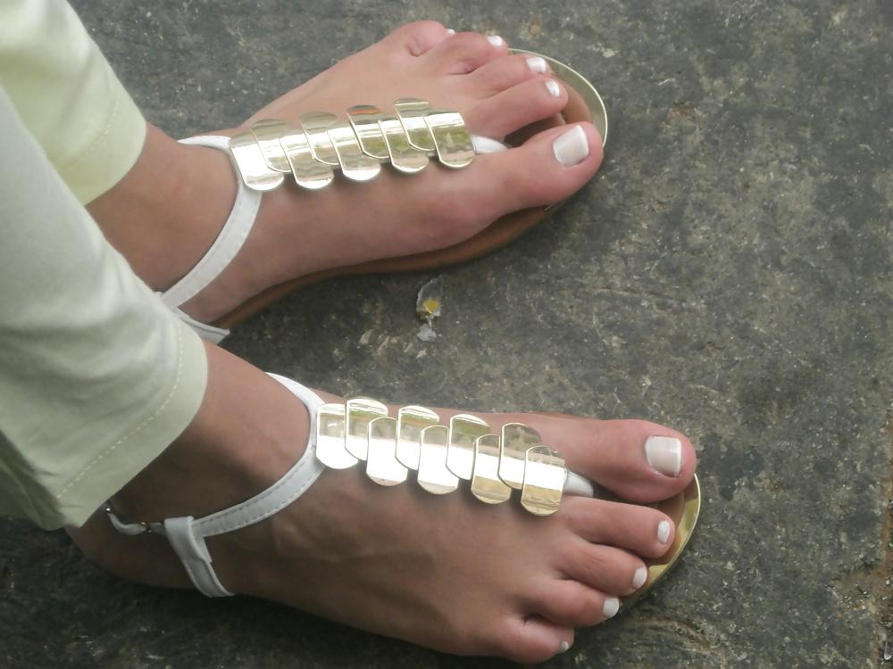 25P Street Feet 6