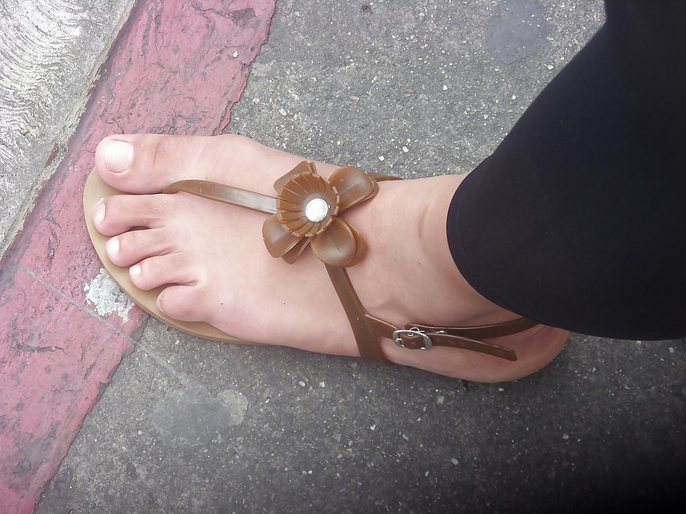 25P Street Feet 6