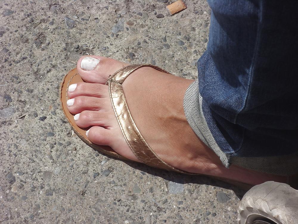 25P Street Feet 6
