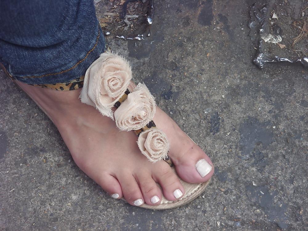 25P Street Feet 6