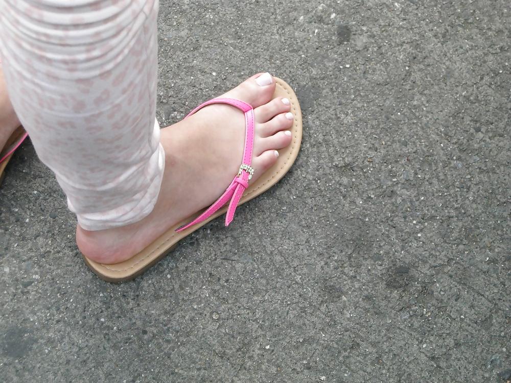 25P Street Feet 6
