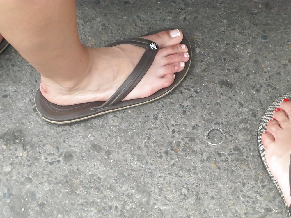 25P Street Feet 6