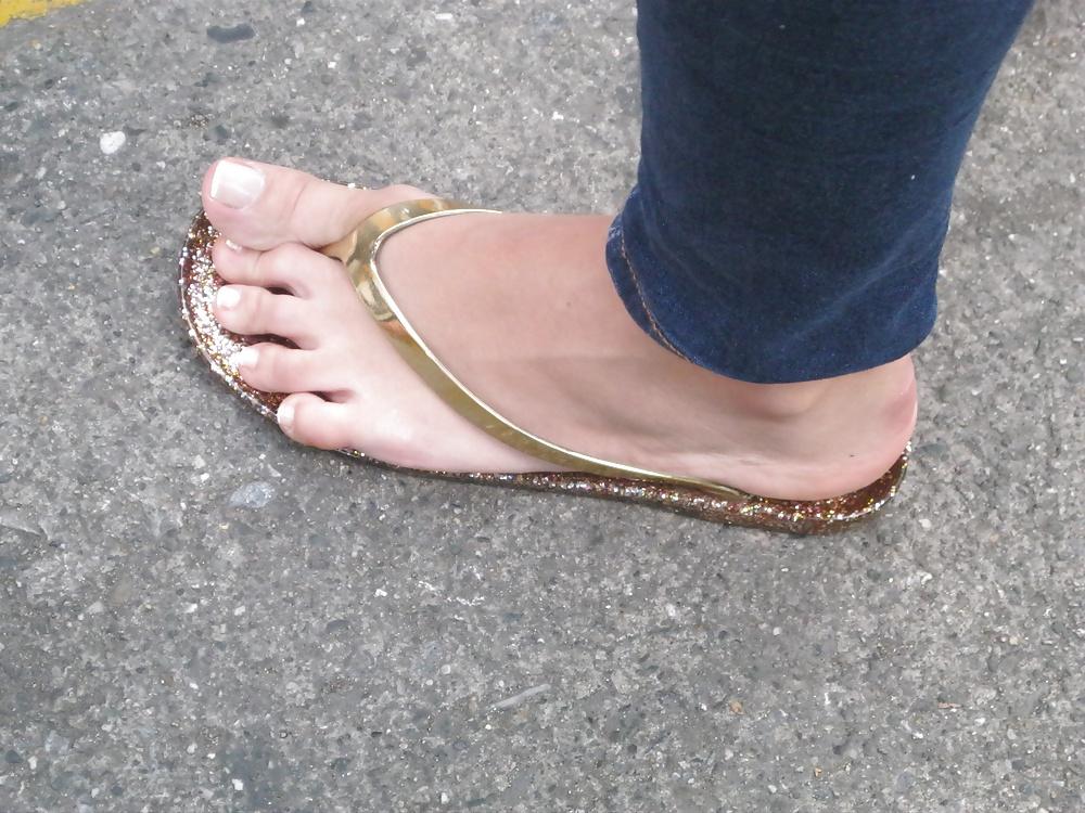25P Street Feet 6