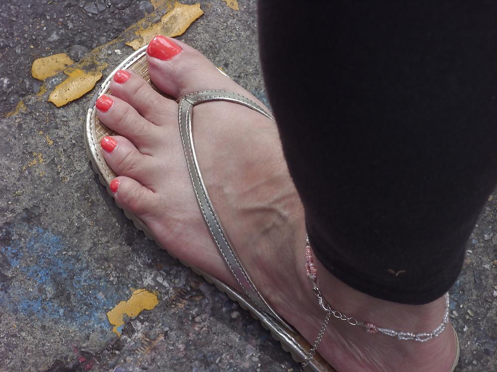 25P Street Feet 6