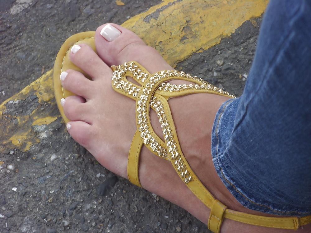 25P Street Feet 6