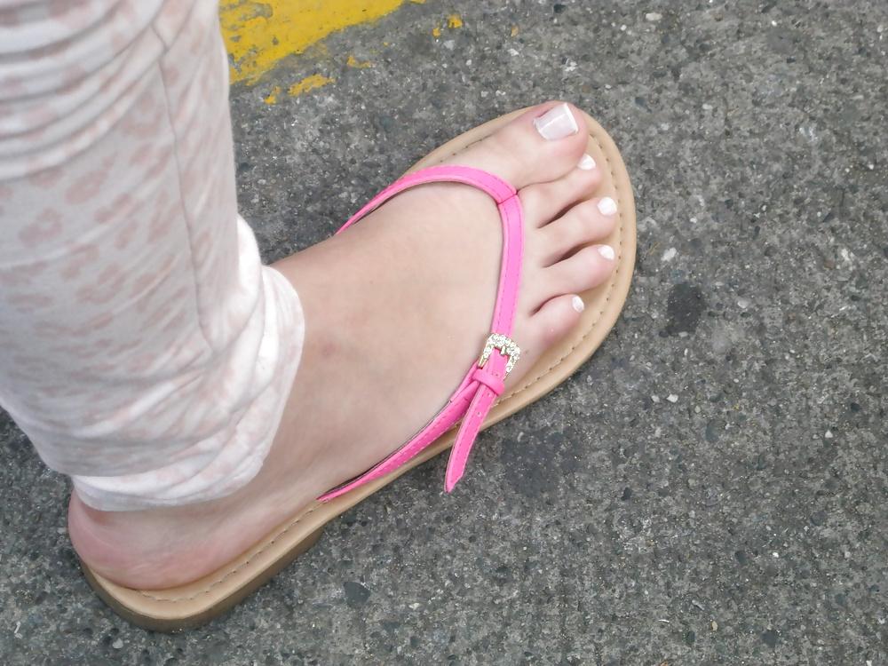 25P Street Feet 6
