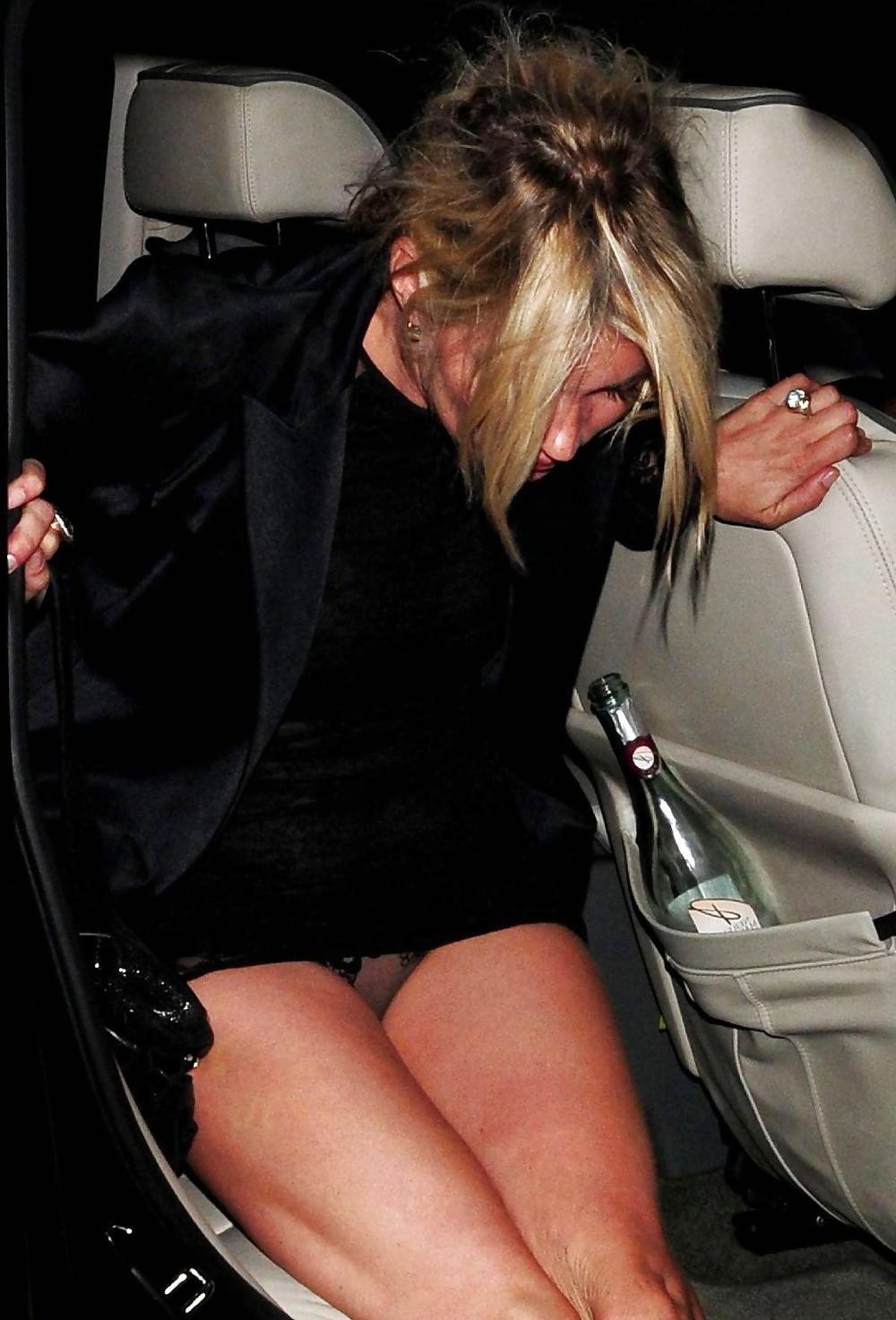 21P Celebrities upskirt 9