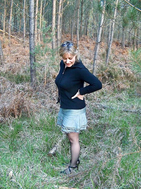 24P Mature Swinger Outdoor