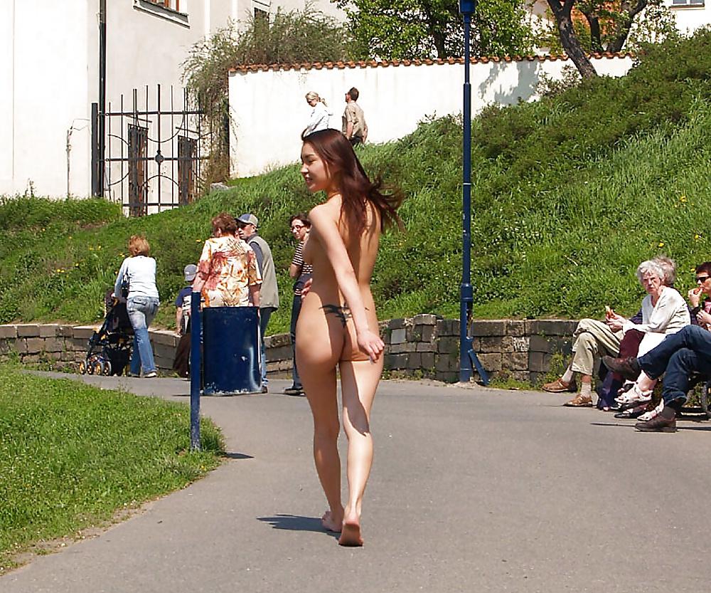 25P Nude wife walking in the streets