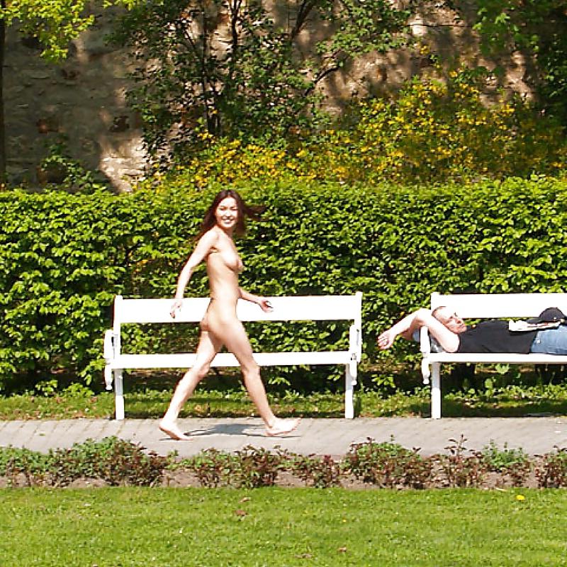 25P Nude wife walking in the streets
