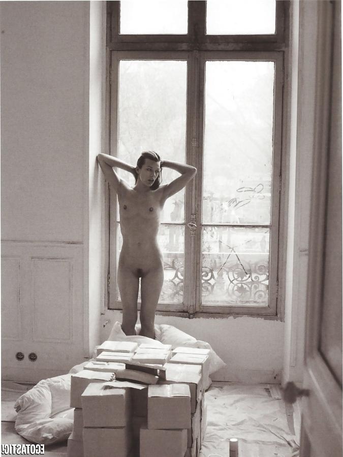 25P Milla Jovovich nude