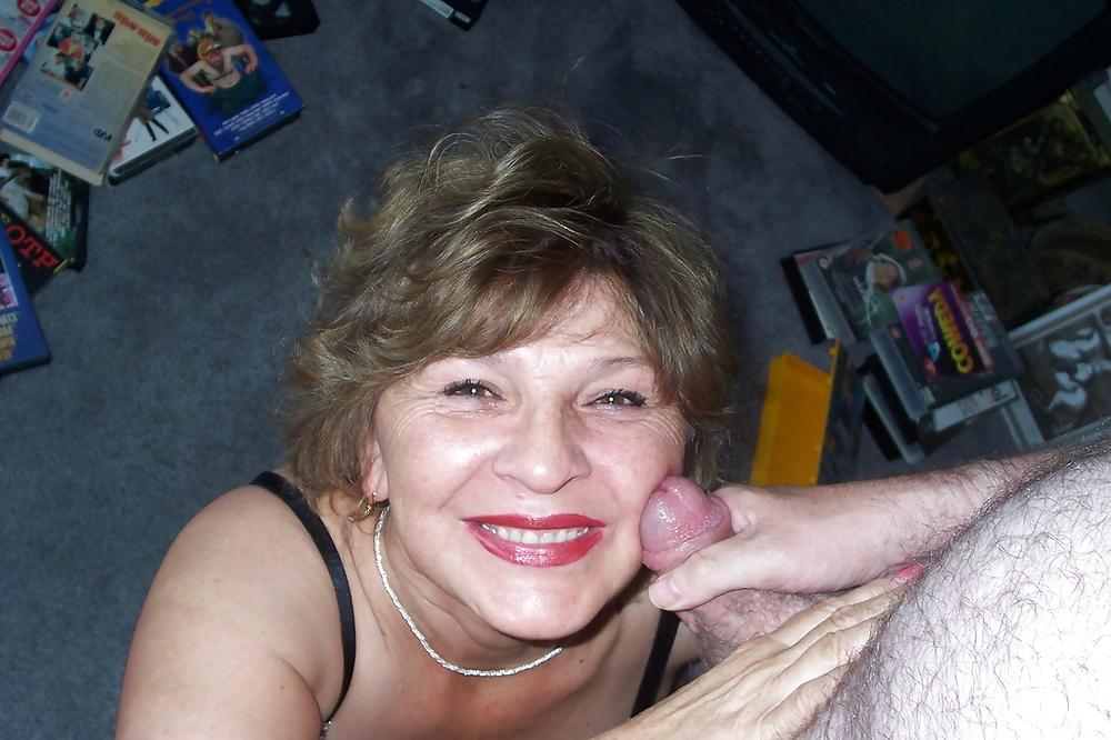 12P Sexy mature milfs 