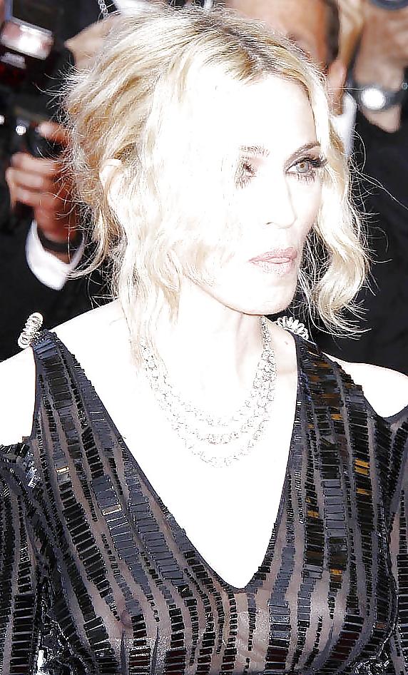 25P Celebrity Nipple Slips 