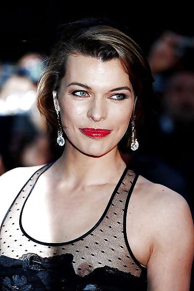 25P Celebrity Nipple Slips 